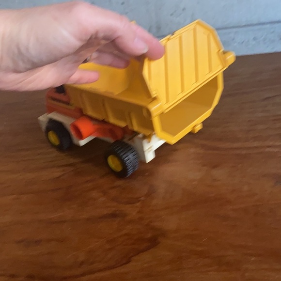 Vintage 1979 Fisher-Price Truck + 2 little characters - Picture 6 of 11